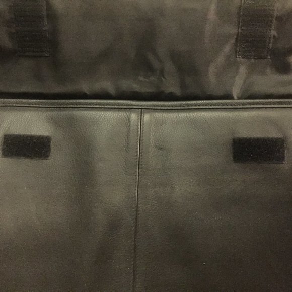 Preowned Dell Laptop Black Leather Shoulder Bag - Picture 3 of 11